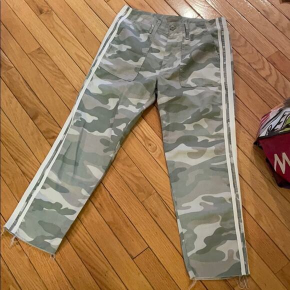 MOTHER the shaker chop crop Camo fray Pants - Picture 6 of 10
